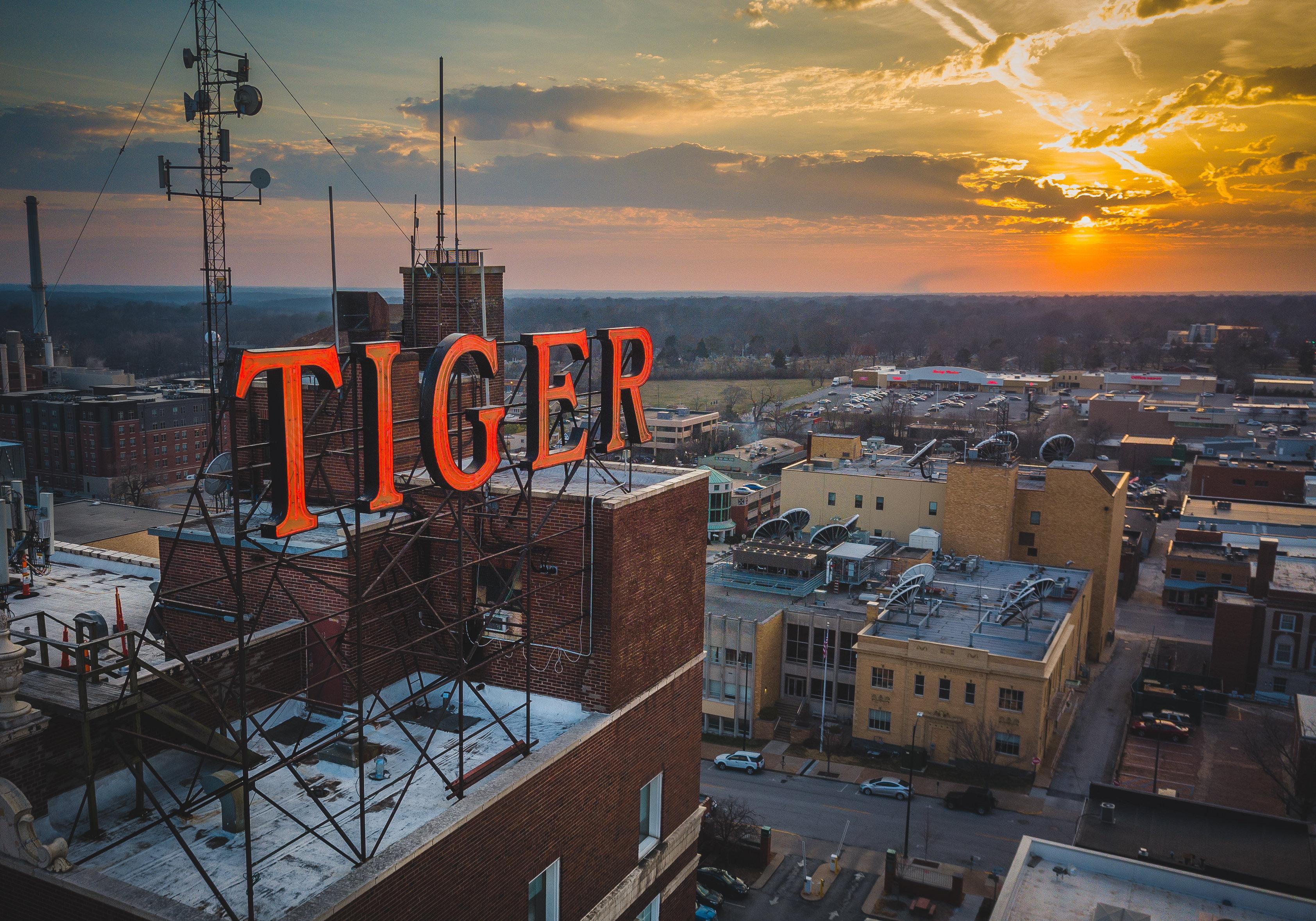 Voco The Tiger Hotel, Columbia, Mo By Ihg 外观 照片